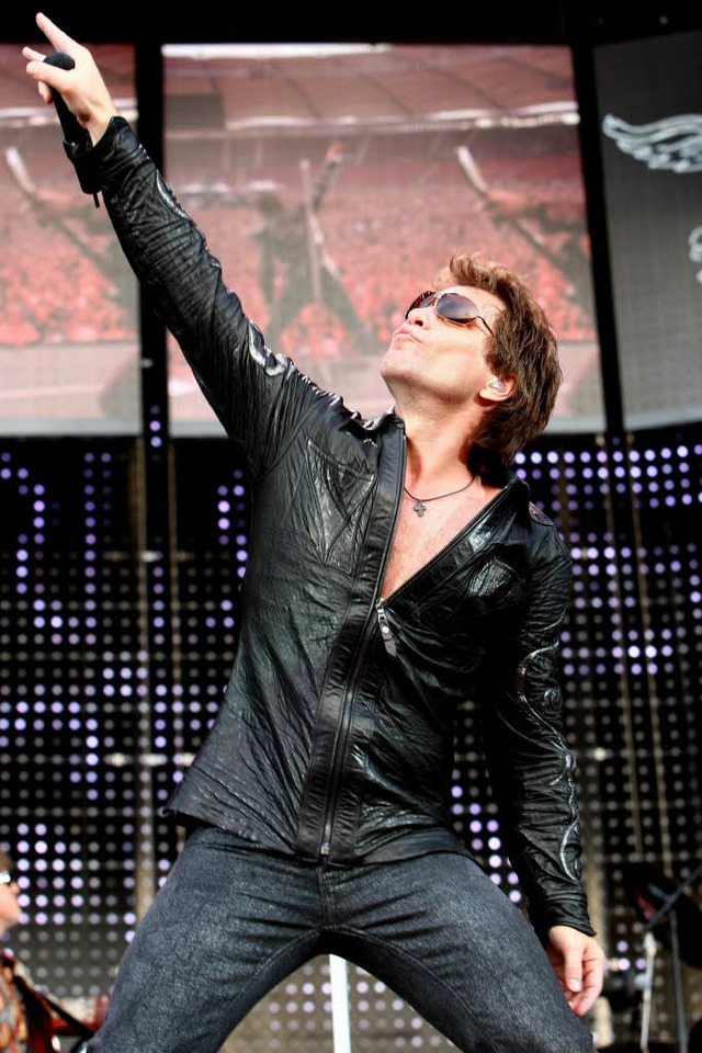 Hier noch ohne deutsches Trikot: Jon Bon Jovi   | Foto: dpa