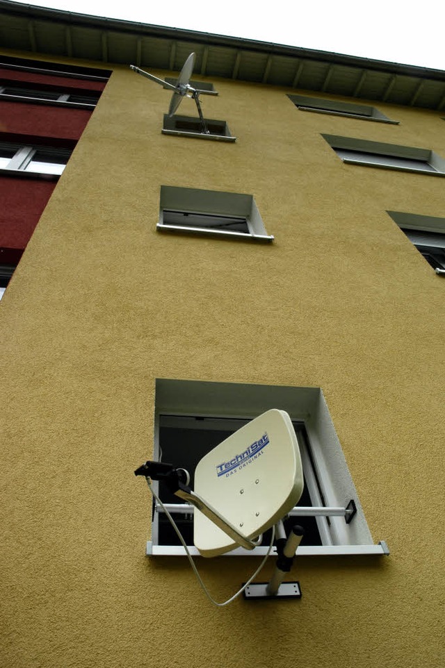 Die Parabol-Antenne am Haus Zehntsteinweg 17 ist rechtens.  | Foto: sasse