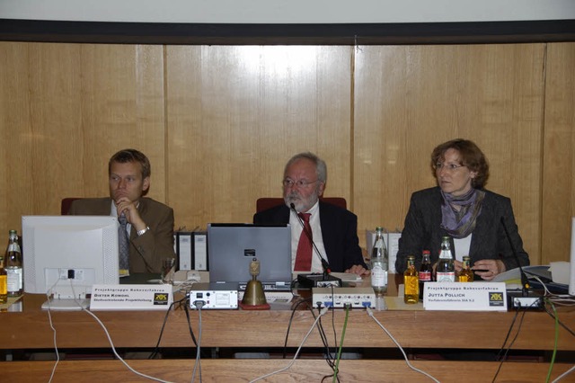 Verhandlungsfhrer: Dieter Kowohl, Werner Hoffmann, Jutta Pollich (von links)  | Foto: Hannes Lauber