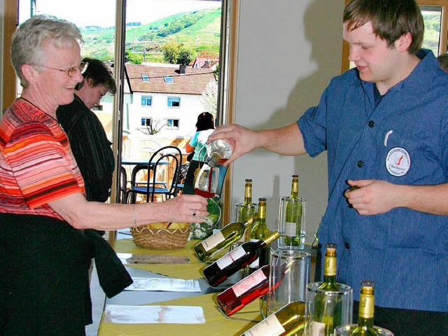 Probieren, genieen und kaufen: Die Ak...thler Winzergenossenschaften bezahlt.  | Foto: HERBERT TROGUS