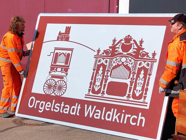 Die Orgelstadt Waldkirch hat jetzt auch ein Hinweisschild an der Autobahn  A 5.  | Foto: Sylvia Timm