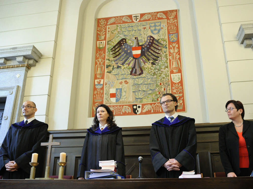 Die Vorsitzende Richterin Andrea Humer (2. von links)  und ihre Beisitzer
