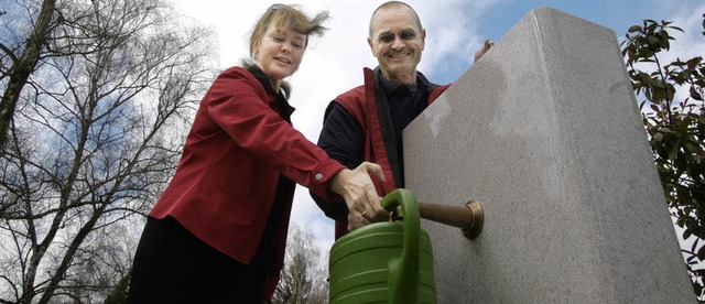 &#8222;Wasser marsch!&#8220; &#8211; M...en auf dem Stadtfriedhof  in Betrieb.   | Foto: Ralf Staub