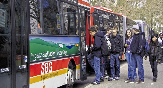 Allein in den Bus Richtung Hohentengen...Schulzentrum bis zu 150 Jugendliche.    | Foto: Huber