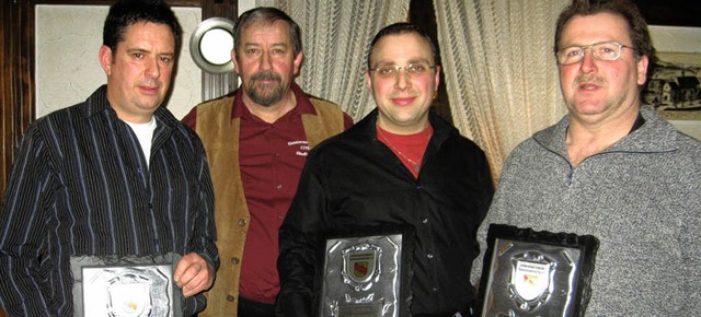 Martin Siegel, Sven Jhle  und  Harald...nks), gratulierte ihnen zu dem Erfolg.  | Foto: privat