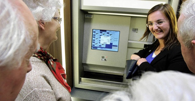 Graue Eminenzen: Wer alt ist  , muss nicht vor Bankautomaten zurckschrecken.  | Foto: Bastian Henning