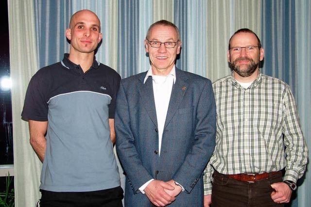 Ein Trio leitet jetzt den TuS Hllstein