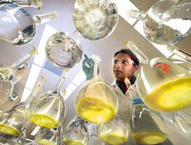 Die Chemiebranche ist zu einem auergewhnlich groen Teil Frauensache   | Foto: Bayer