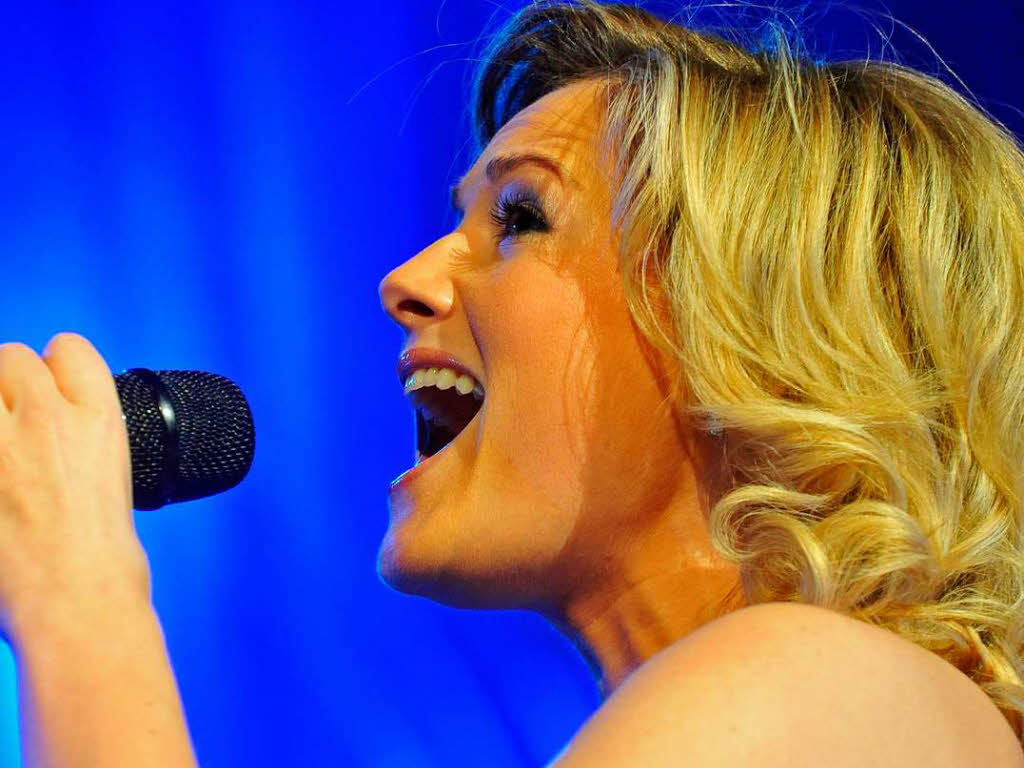 Die Hoffnungstrgerin des deutschen Schlagers: Helene Fischer im Freiburger Konzerthaus.