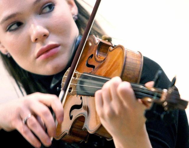 Die Violinistin Tamsin Waley-Cohen: Ih...ge knnen auch die Gesundheit frdern.  | Foto: dpa