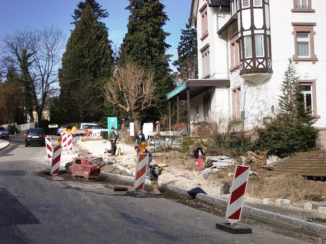 Der lange Winter hat zu einer Verzger...enlohr-Strae in Badenweiler gefhrt.   | Foto: Privat