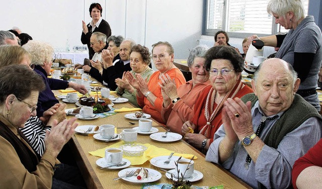 Beeindruckt vom einem Reisebericht &#8211; Senioren in Wallburg  | Foto: u. hiller