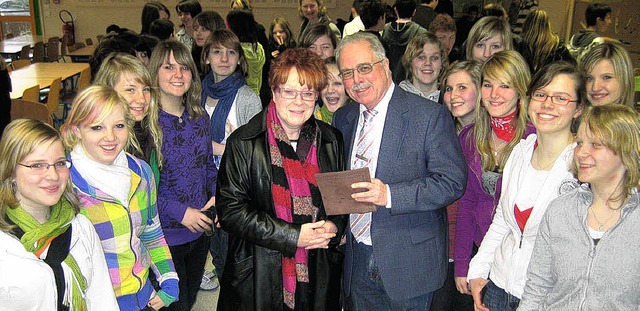 Gnter Krug, Schulleiter des Kenzinger...en Schule in Lentilly, M. Benracassa.   | Foto: Privat