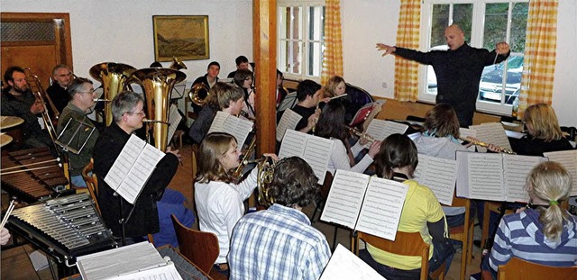 Beim Probenwochenende in der Ortenau b...apelle  auf ihr Frhjahrskonzert vor.   | Foto: HARALD Breig