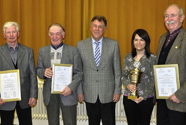 Ehrungen beim Markgrfler Reiterverein...hrenmitglied  Friedhelm Schlumberger.   | Foto: Privat