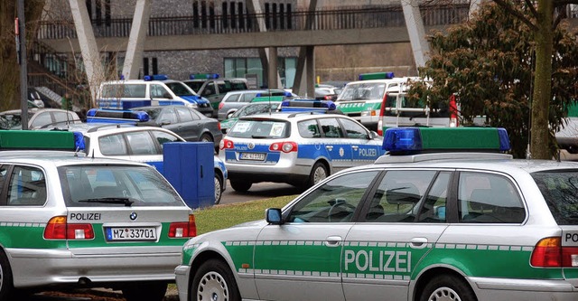 Keine neue Fachmesse fr Polizeiautos ...te Bild. Thema war   der Nato-Gipfel.   | Foto: Seller