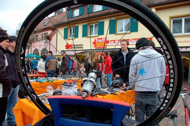 Runde Sache: der Kirchzartener Radmarkt     | Foto: Dannecker