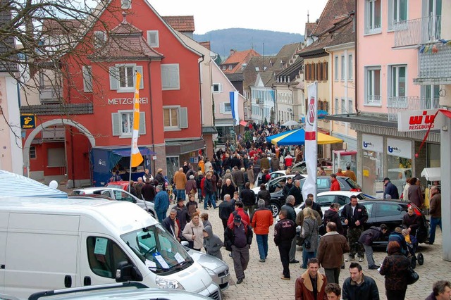 Tausende von Besuchern zog es gestern ...oschau in die Mllheimer Innenstadt.    | Foto: Sigrid umiger