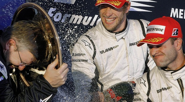 Ein neues Bild  in der Formel 1: Das T...itte, Erster) und Rubens  Barrichello.  | Foto: dpa