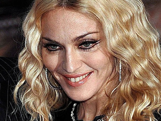 Madonna mchte ein Kind aus dem Waisenhaus adoptieren.  | Foto: dpa
