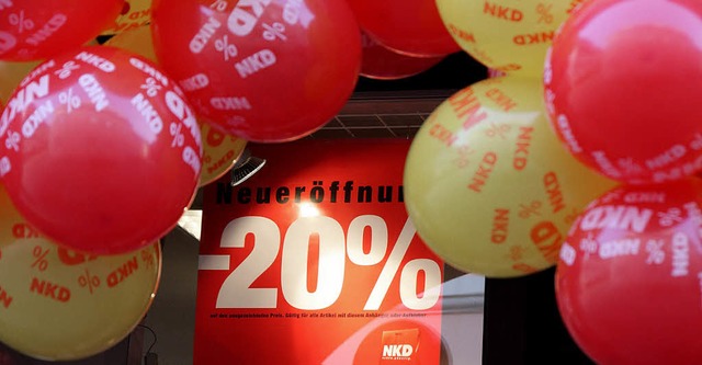 Luftballons und Erffnungsangebote: De...Filialen in Endingen und Herbolzheim.   | Foto: Wendel