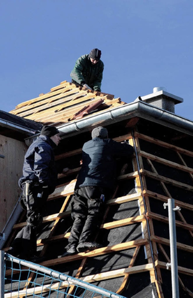 Dachausbau oder Wrmedmmung: Investitionen in Immobilien lohnen sich.   | Foto: Wstenrot