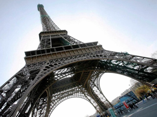 Der Eiffelturm in Paris.  | Foto: dpa