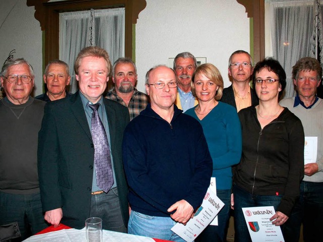 Zahlreiche Mitglieder  des  Turnverein...ge Vereinszugehrigkeit ausgezeichnet.  | Foto: Elisabeth Jakob-Klblin