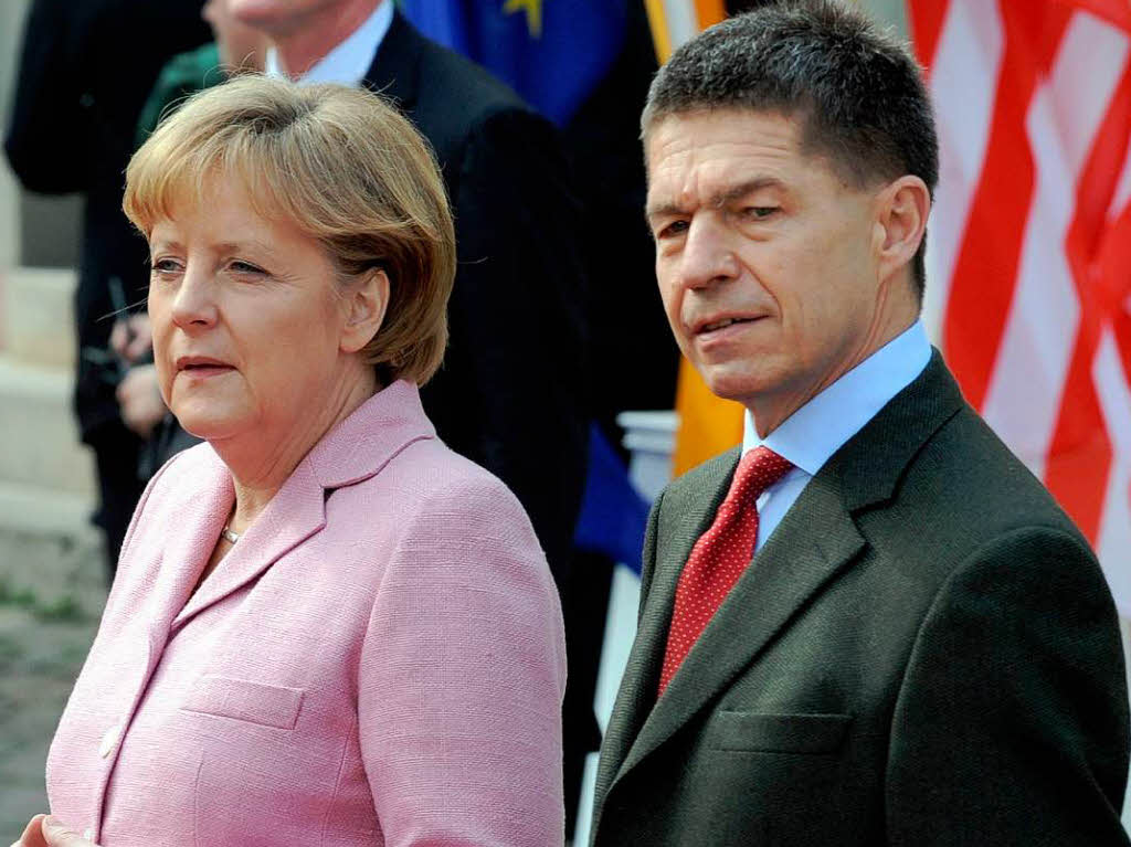 Auch Angela Merkel war in Begleitung vor Ort, und zwar mit ihrem Ehemann Joachim Sauer.