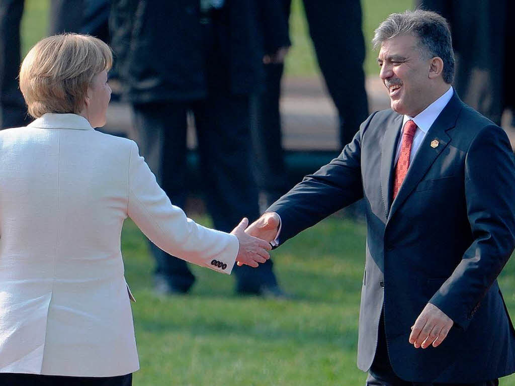 Merkel begrt den trkischen Prsidenten Abdullah Gl.