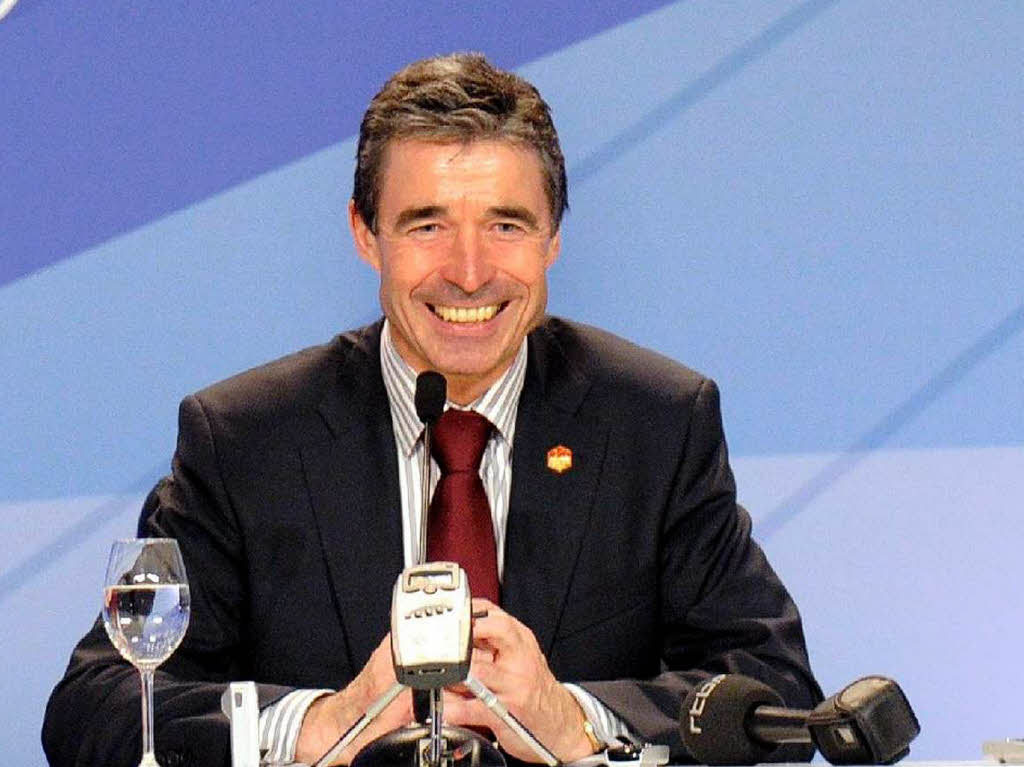 Der dnische Ministerprsident Anders Fogh Rasmussen strahlt, schlielich wird er neuer Nato-Generalsekretr.