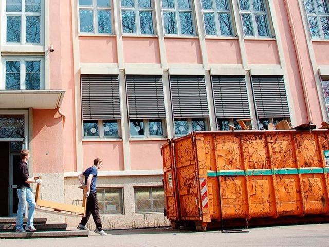 Raus mit dem alten Krempel, rein mit m.... Offenburg nutzt das Konjunkturpaket. 