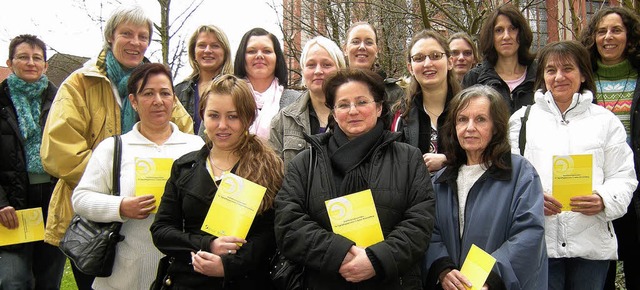 14 Frauen haben sich unter Leitung des...ereins  als Tagesmtter qualifiziert.   | Foto: Heike Armbruster