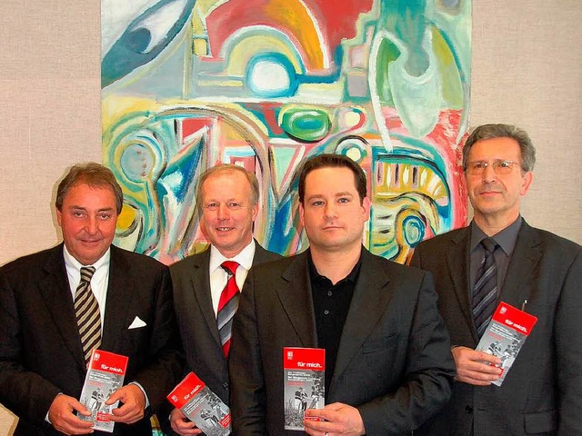 Horst Kary, Peter Wei, Alexander Bond...r einem Bild von Walter Waltensperger.  | Foto: hans-jrgen trul