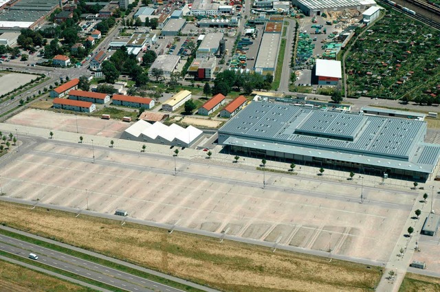 Im Anschluss an die Rothaus-Arena knnte die neue Eishalle gebaut werden.  | Foto: brigitte sasse