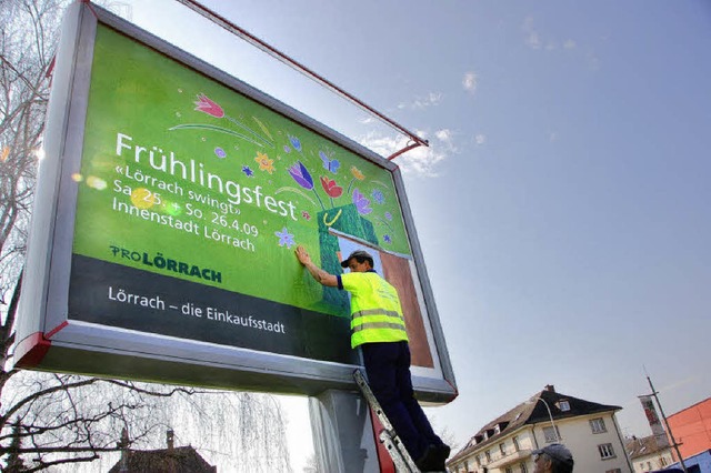 Vier groe neue Werbetafeln wurden jet...gestern am Berliner Platz angebracht.   | Foto: Trenz