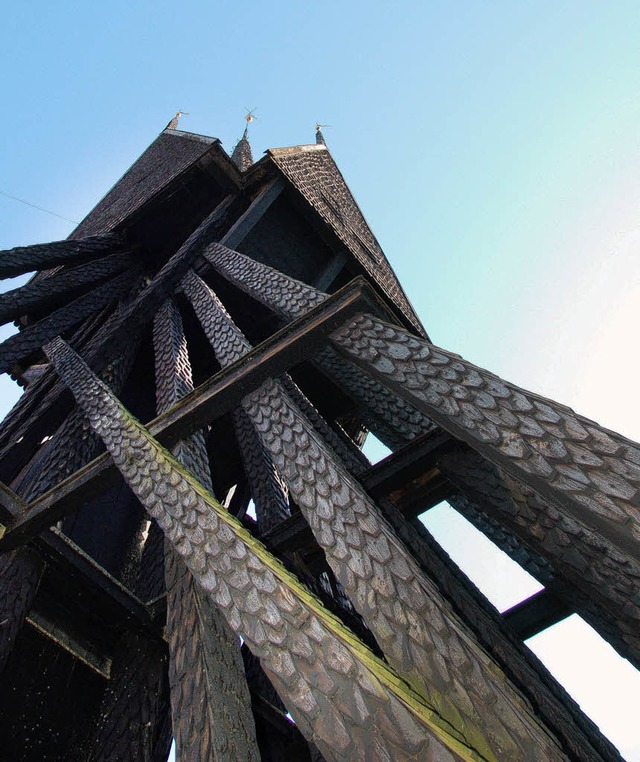 Mchtig: der Glockenturm von St. Laurentii in Sderkping  | Foto: Schmider