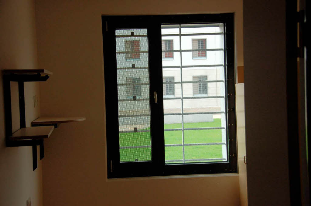 Der Blick aus einer Zelle in den Hof.
