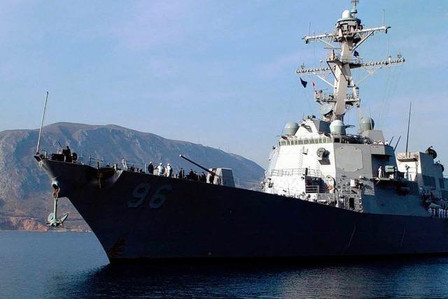 US-Zerstörer hilft Frachter gegen Piraten
