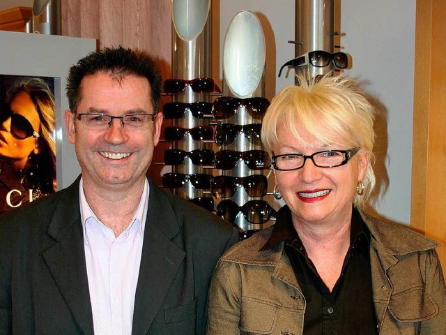 Cornelia Graf-Schrank und Winfried Gp...ma Optik-Graf, die 100 Jahre alt wird.  | Foto: Karin Kaiser