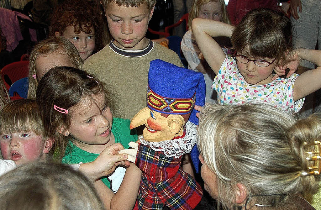 Kinder haben Freude mit dem Kasper Rheinfelden Badische Zeitung