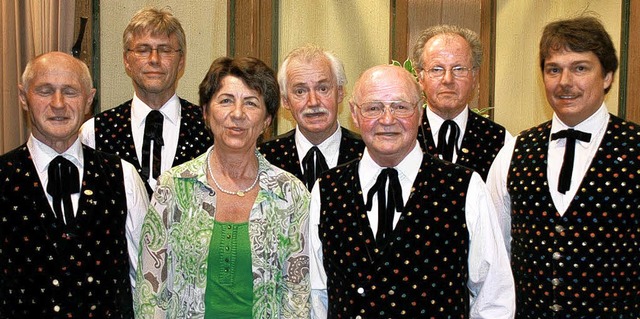 Verdiente Mitglieder wurden beim Oster... und Vereinsvorsitzender Rainer Baur.   | Foto: Lothar Kpfer