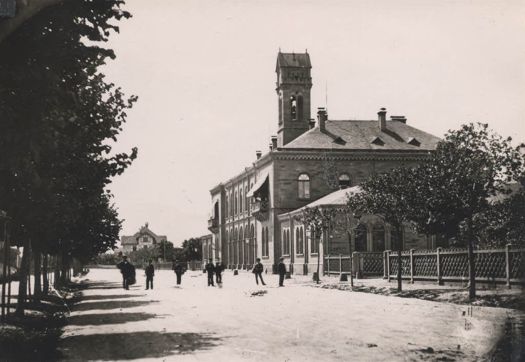 Bahnhof um 1870