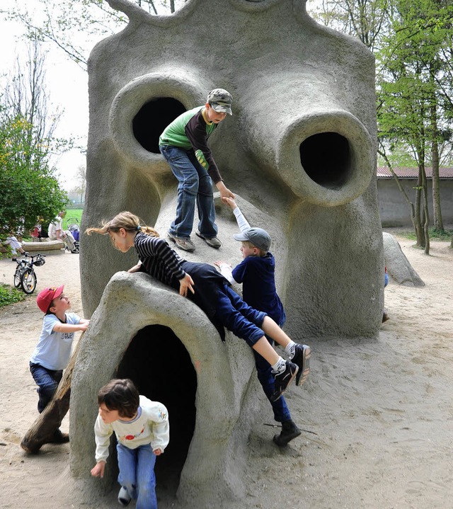 Kinder spielen am &#8222;Drachen&#8220...Aktion komplett neu gestaltet worden.   | Foto: Michael Bamberger