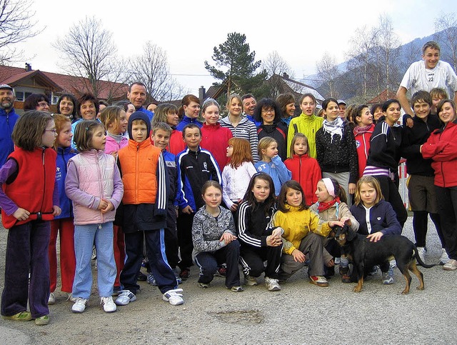 ber 50 groe und kleine Lufer beim ersten Lauftreff 2009.  | Foto: Trenkle