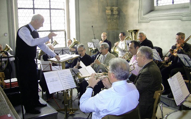 Alois Ruf mit den Kandelmusikanten auf der Kirchenempore  | Foto: wm