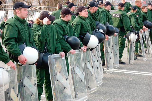 Kein Durchkommen gab es beim Nato-Gipf...und Kunden des Kehler Einzelhandels.    | Foto: Helmut Seller