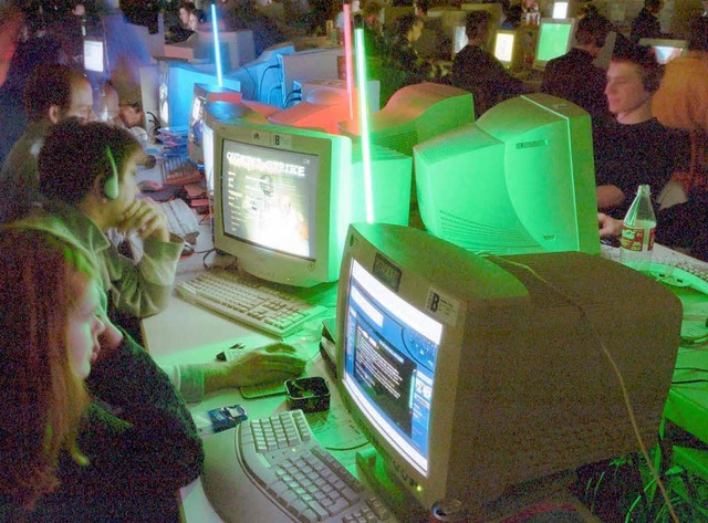 Bei Netzwerkpartys werden die unterschiedlichsten Computerspiele gespielt.  | Foto: Martin Schutt