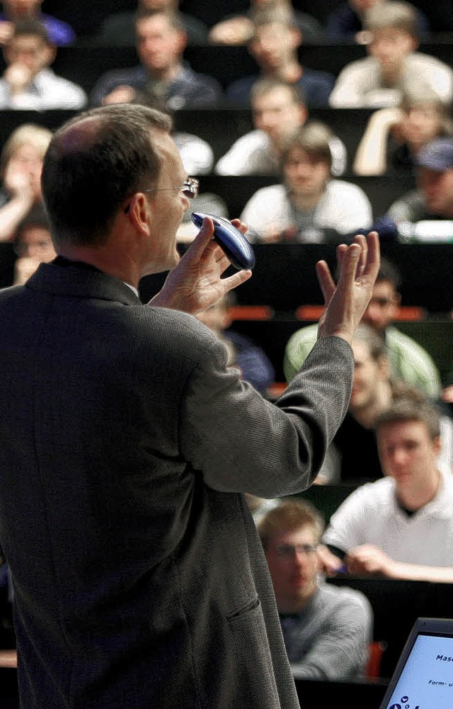 Professoren aus Studiengebhren bezahl...11; das ist noch die Ausnahme im Land.  | Foto: dpa