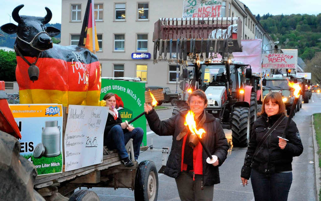 Forderten bei einem Protestmarsch hhere Milchpreise: Bauern in Freiburg.